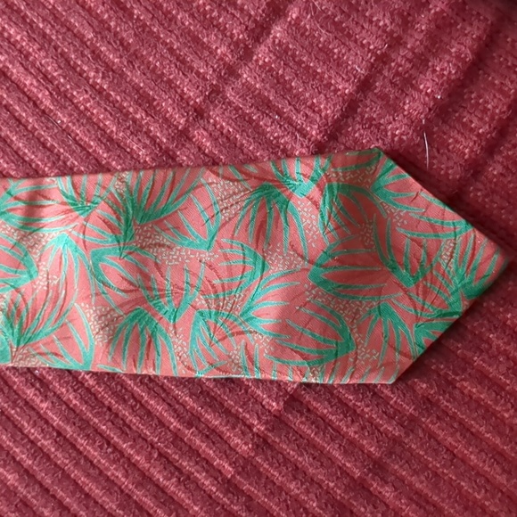 Giorgio Armani Silk Tie - Picture 1 of 4